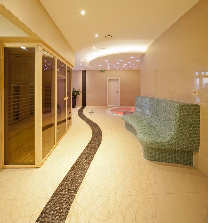 דולני קובין Hotel Green מראה חיצוני תמונה
