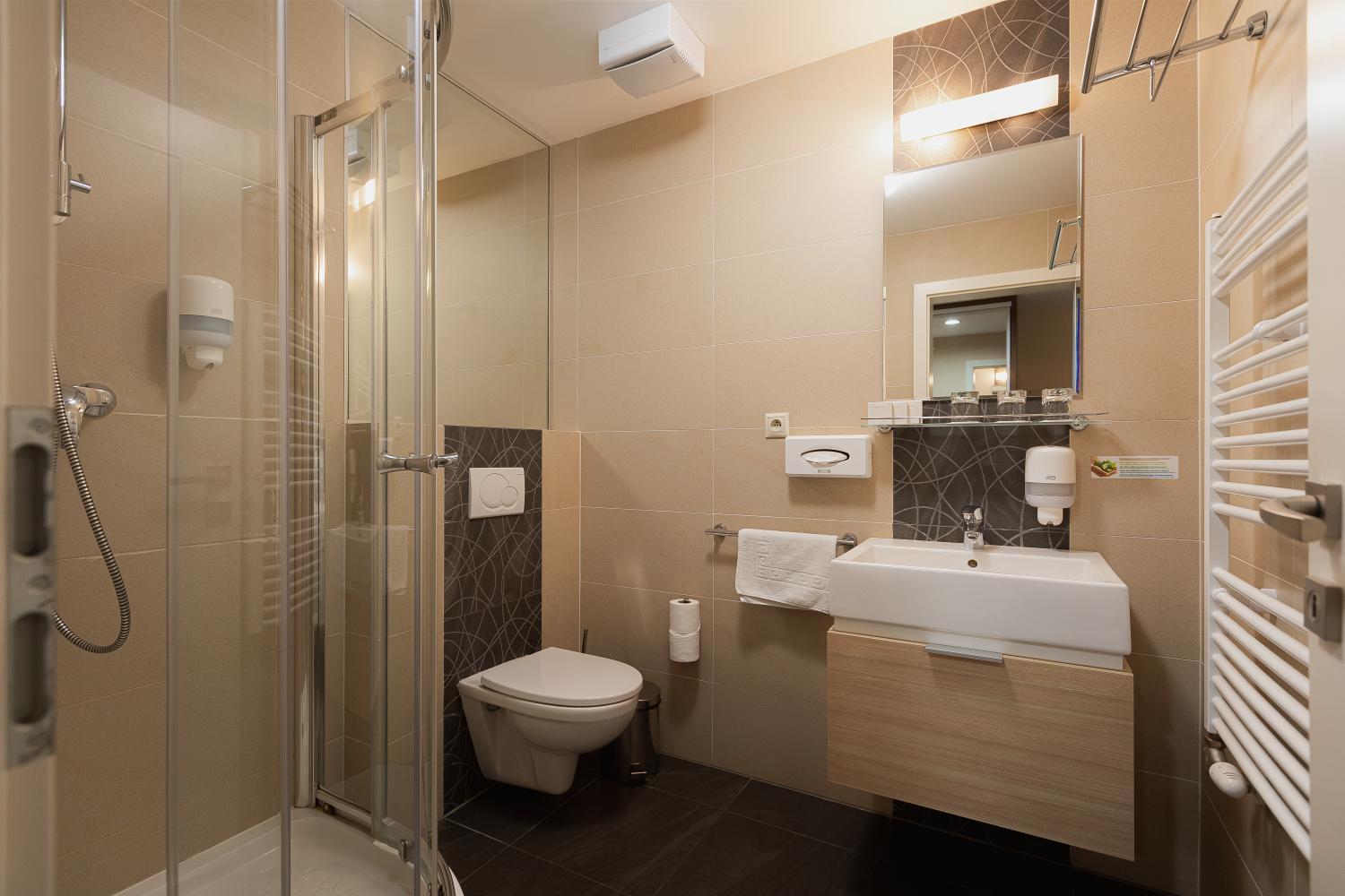 דולני קובין Hotel Green מראה חיצוני תמונה
