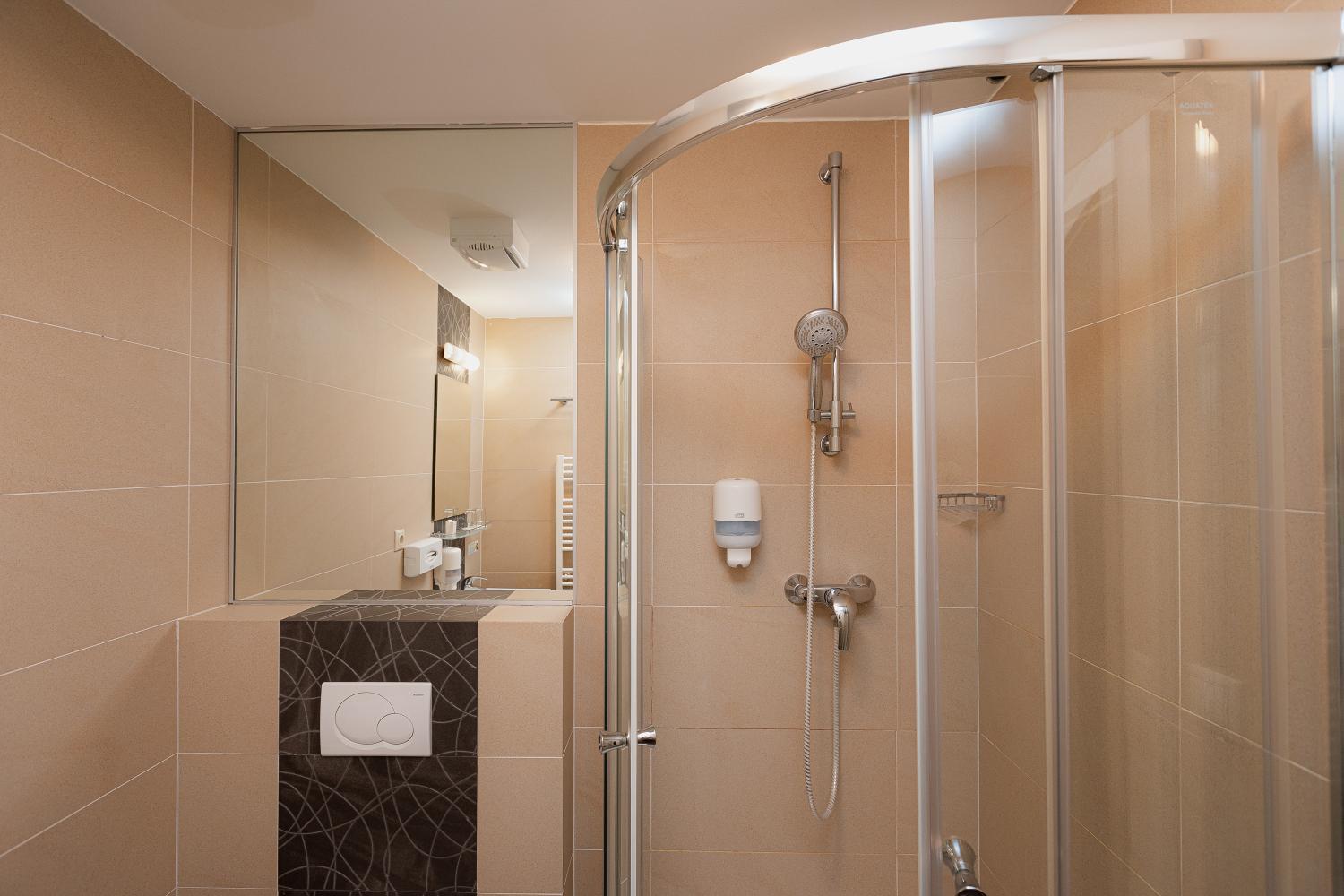 דולני קובין Hotel Green מראה חיצוני תמונה