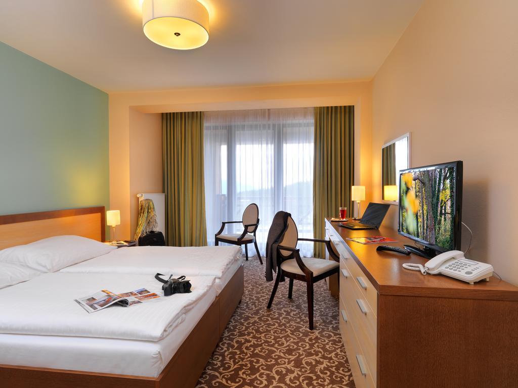 דולני קובין Hotel Green מראה חיצוני תמונה