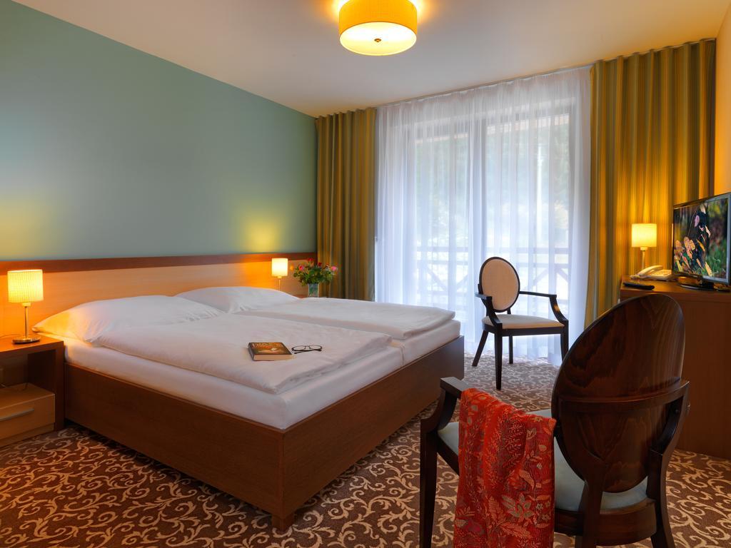 דולני קובין Hotel Green מראה חיצוני תמונה